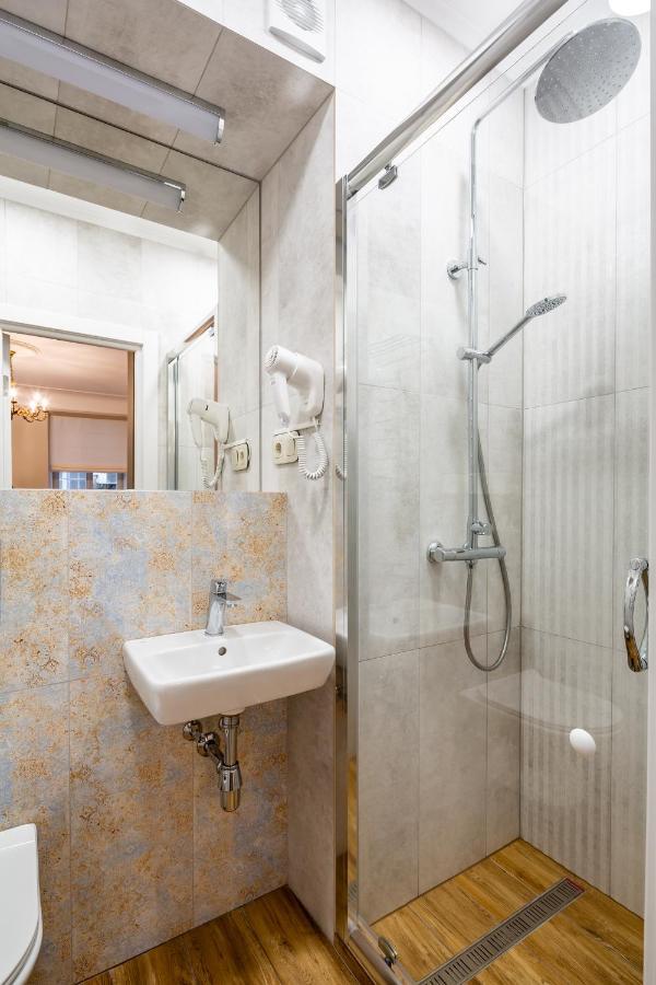 Romari Площа Катедральна 8 Apartment Liov Exterior foto