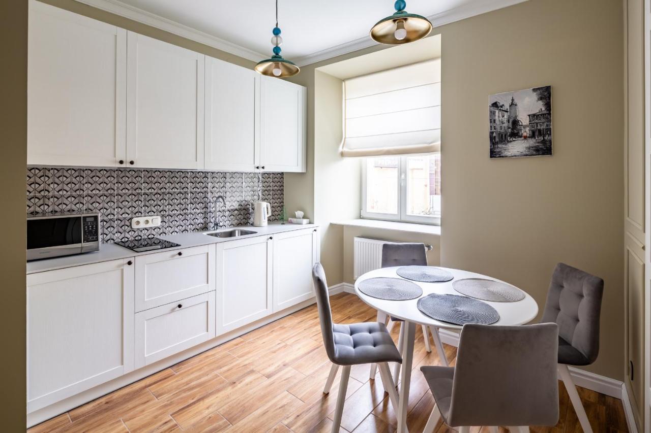 Romari Площа Катедральна 8 Apartment Liov Exterior foto
